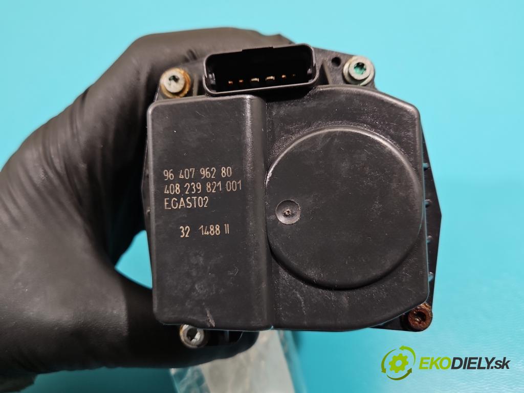 Citroen C2 1.1 8V 60 HP manual 44 kW 1124 cm3 3- klapka 9640796280 (Škrtiaca klapka)