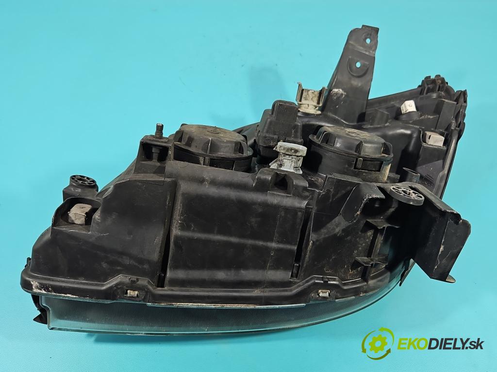 Renault Scenic I 1996-2003 1.6 16V 107 HP manual 79 kW 1598 cm3 5- Reflektor: pravý  (Svetlo predné pravé)