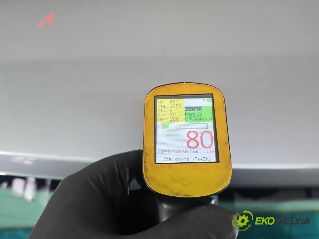 Skoda Karoq 2017- 1.5 TSI 150 HP automatic 110 kW 1498 cm3 5- zadna kufor  (Kapota zadná (kufor))