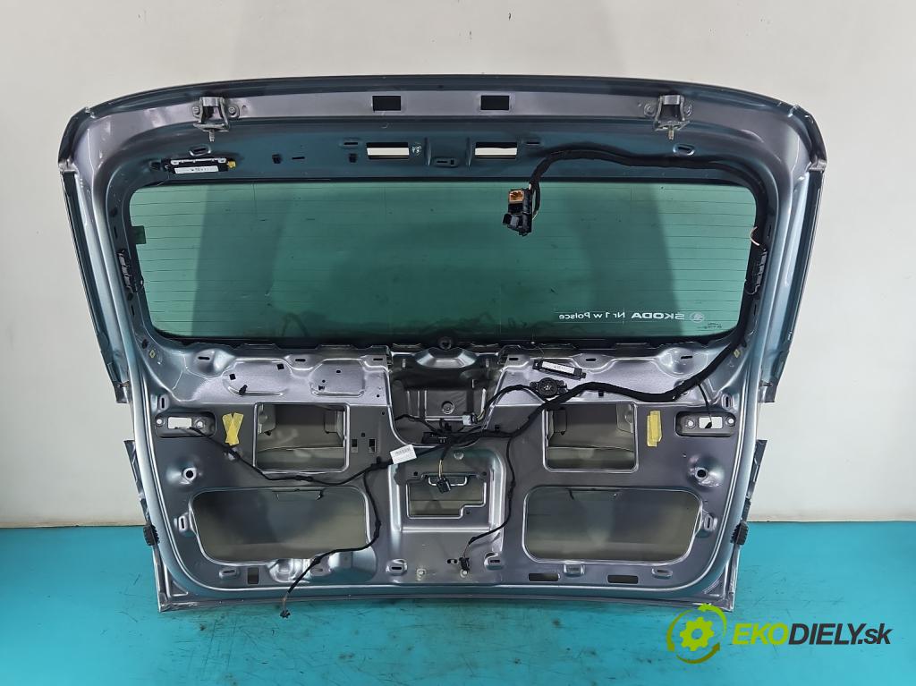 Skoda Karoq 2017- 1.5 TSI 150 HP automatic 110 kW 1498 cm3 5- zadna kufor  (Kapota zadná (kufor))