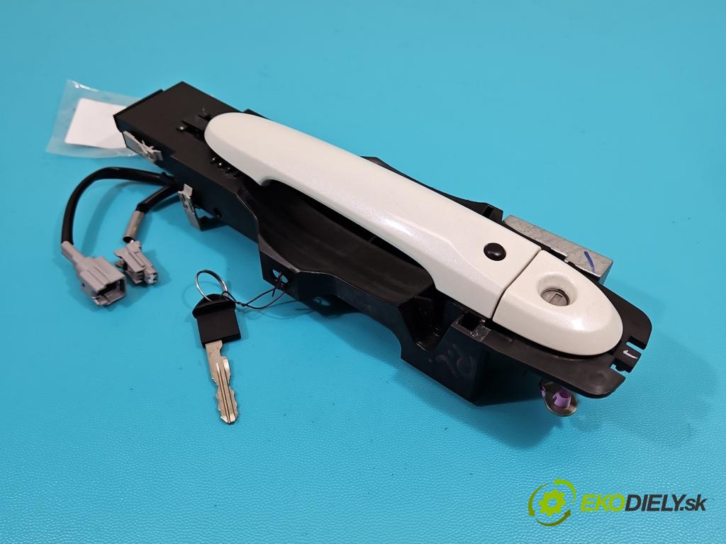 Nissan Juke I 2010-2019 1.2 T 116 HP manual 85 kW 1197 cm3 5- rukoväť predné ľavé mimo:  (Kľučka dverí vonkajšia predná ľavá)