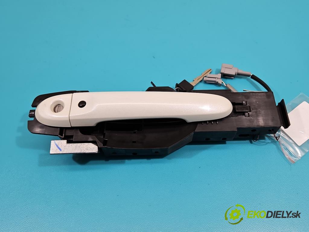 Nissan Juke I 2010-2019 1.2 T 116 HP manual 85 kW 1197 cm3 5- rukoväť predné ľavé mimo:  (Kľučka dverí vonkajšia predná ľavá)