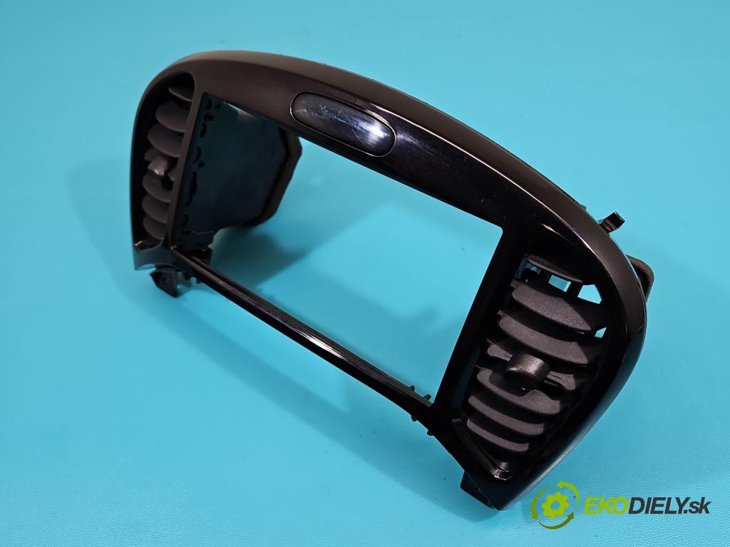 Nissan Juke I 2010-2019 1.2 T 116 HP manual 85 kW 1197 cm3 5- Mřížka: kúrenia stredová 68260BX80A (Mriežka kúrenia (fukár))