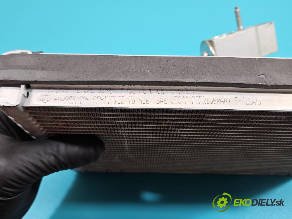 Fiat Tipo II 2015- 1.4 16V 95 hp manual 70 kW 1368 cm3 5- radiátor 447500-6120 (Radiátory topení)