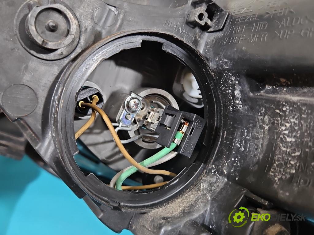 Hyundai Elantra V 2010-2016 1.6 GDI 132  HP manual 97 kW 1591 cm3 4- Reflektor: pravý  (Svetlo predné pravé)