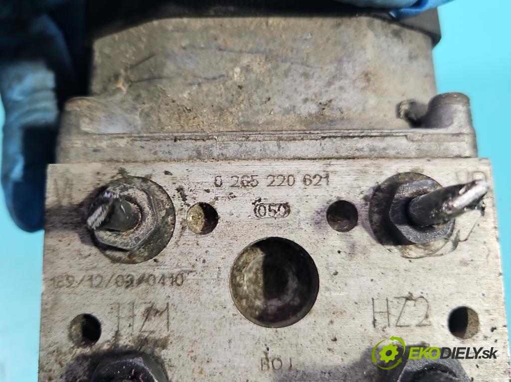 Audi A6 C5 1997-2004 2.4 V6 165 hp manual 121 kW 2393 cm3 4- čerpadlo abs 0265220621 (Pumpy brzdové)