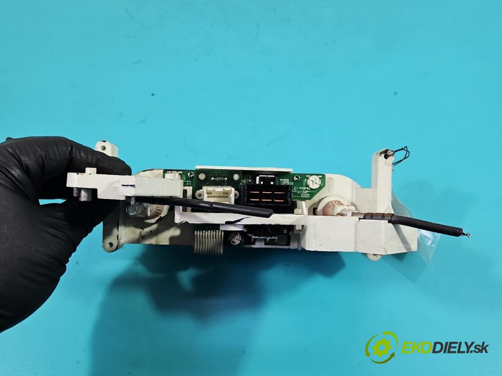 Nissan Almera N16 2000-2006 1.5 16V 90 HP manual 66 kW 1498 cm3 5- panel kúrenia