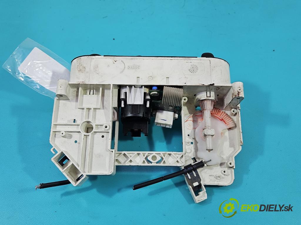 Nissan Almera N16 2000-2006 1.5 16V 90 HP manual 66 kW 1498 cm3 5- panel kúrenia