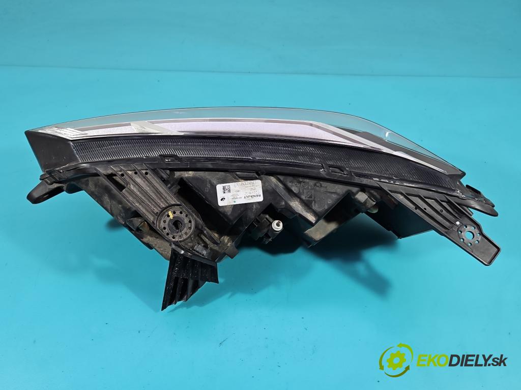 Dacia Sandero III 2020- 1.0 Tce 91 KM manual 67 kW 999 cm3 5- Reflektor: pravý 260104363R (Svetlo predné pravé)