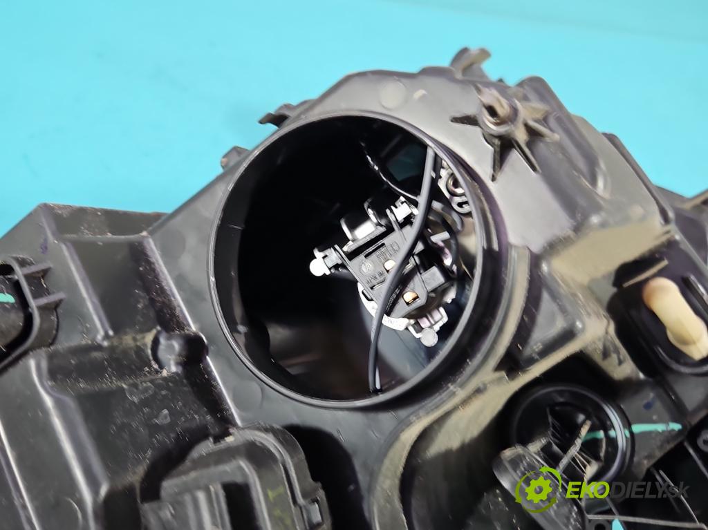 Dacia Sandero III 2020- 1.0 Tce 91 KM manual 67 kW 999 cm3 5- Reflektor: pravý 260104363R (Svetlo predné pravé)