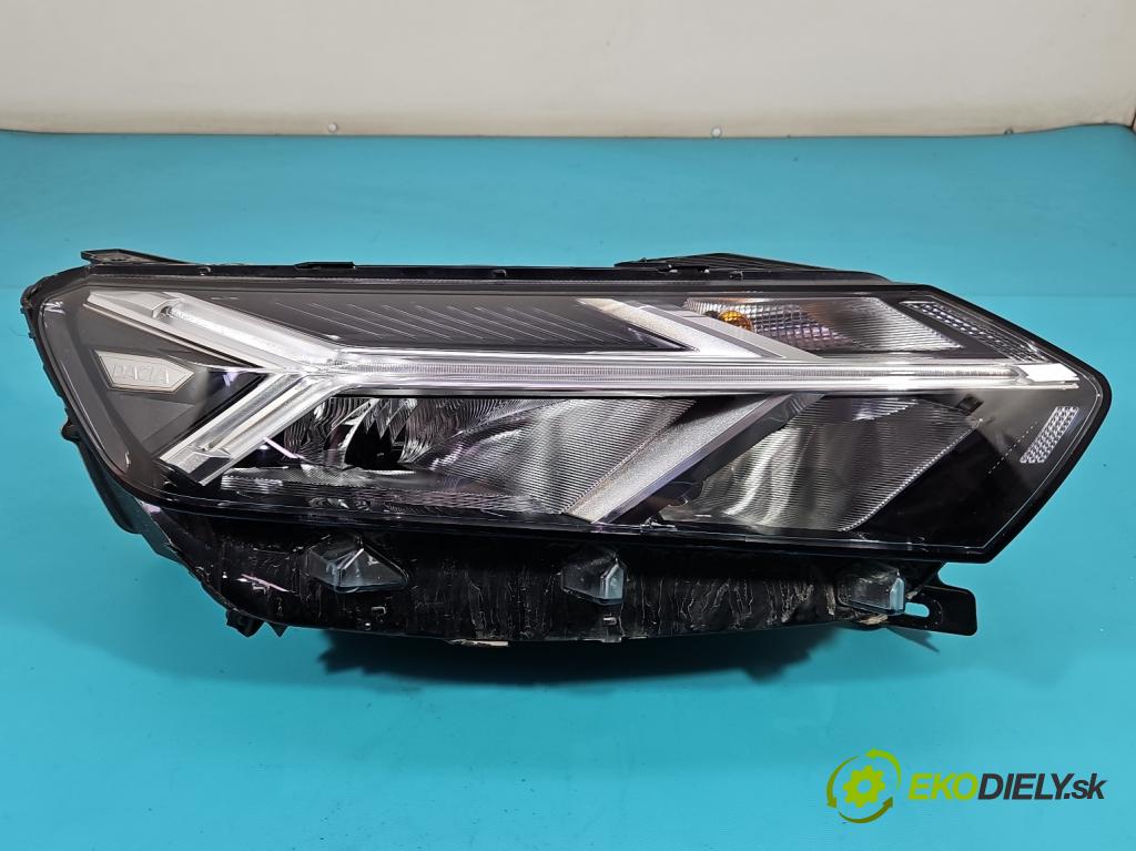 Dacia Sandero III 2020- 1.0 Tce 91 KM manual 67 kW 999 cm3 5- Reflektor: pravý 260104363R (Svetlo predné pravé)