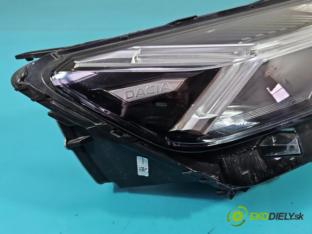 Dacia Sandero III 2020- 1.0 Tce 91 KM manual 67 kW 999 cm3 5- Reflektor: pravý 260104363R (Svetlo predné pravé)
