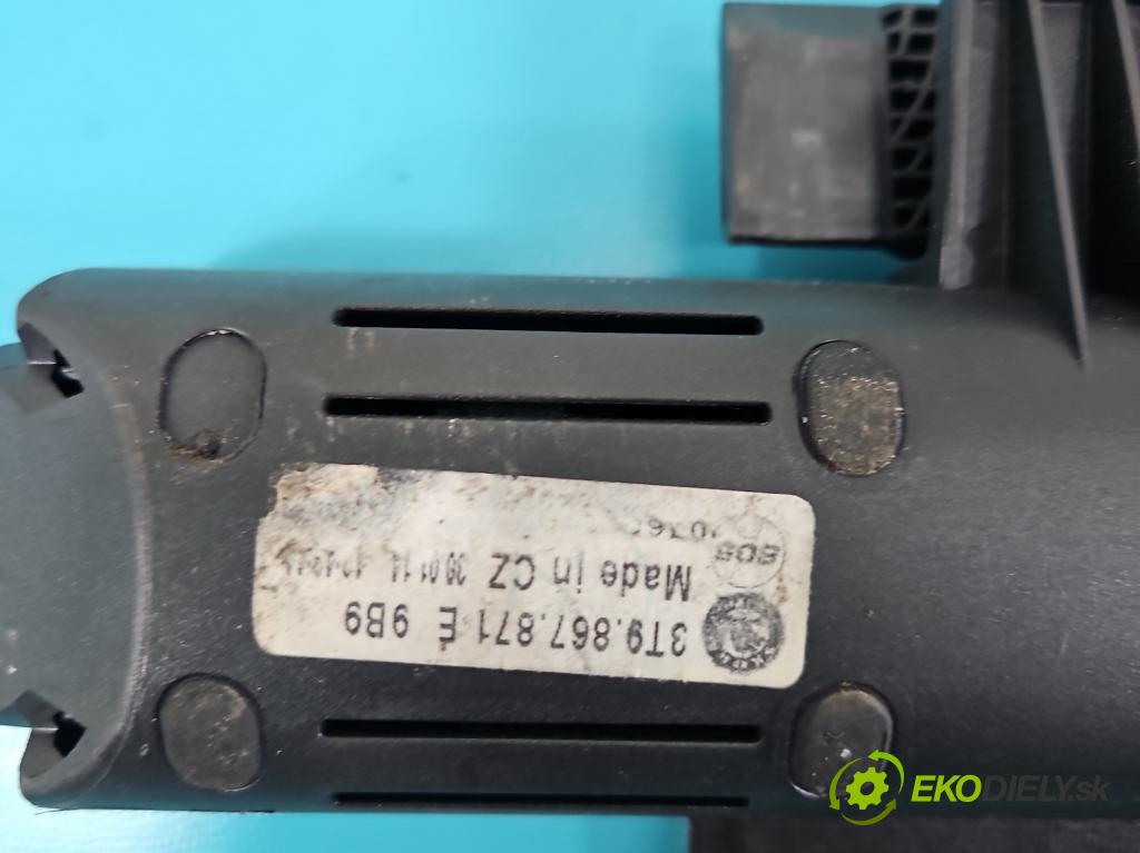 Skoda Superb II 2008-2015 2.0 tdi 170 HP automatic 125 kW 1968 cm3 5- roleta 3T9867871E (Roleta kufra)