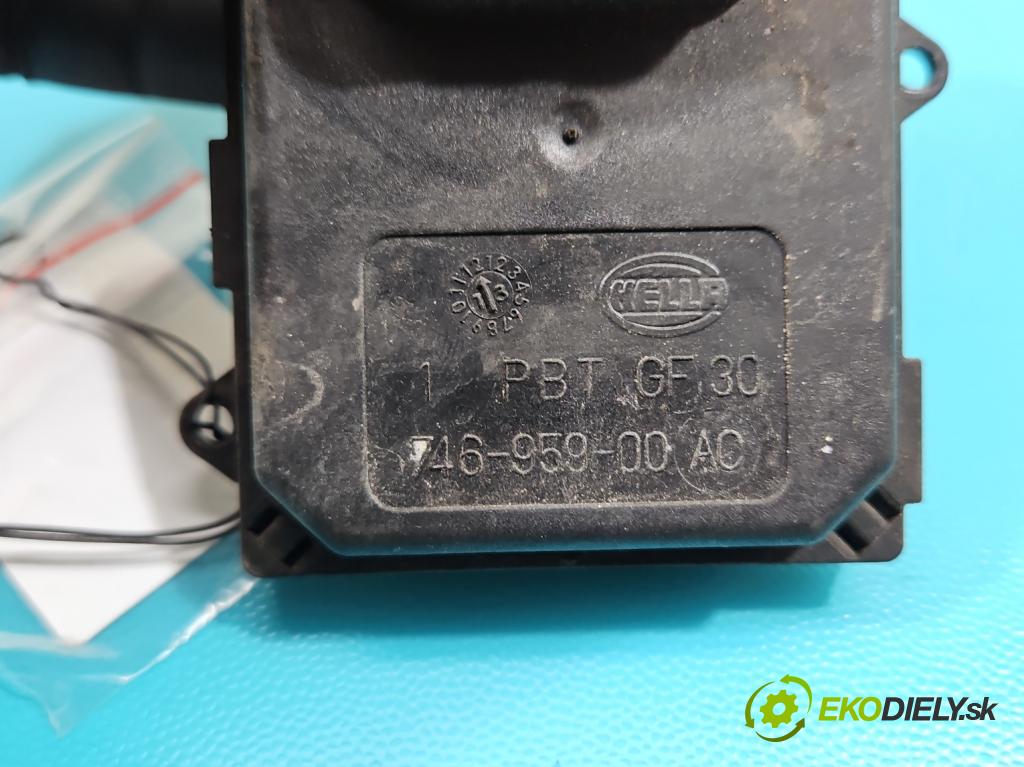 Skoda Superb II 2008-2015 2.0 tdi 170 HP automatic 125 kW 1968 cm3 5- střídač: xenon 8U0941329 (Riadiaca jednotka xenónu)