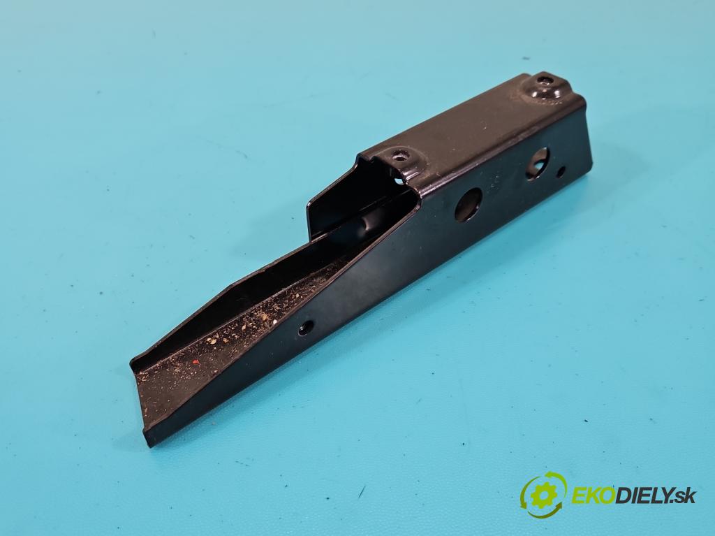 Skoda Superb II 2008-2015 2.0 tdi 170 HP automatic 125 kW 1968 cm3 5- Železnice: kufra: 3T9863556