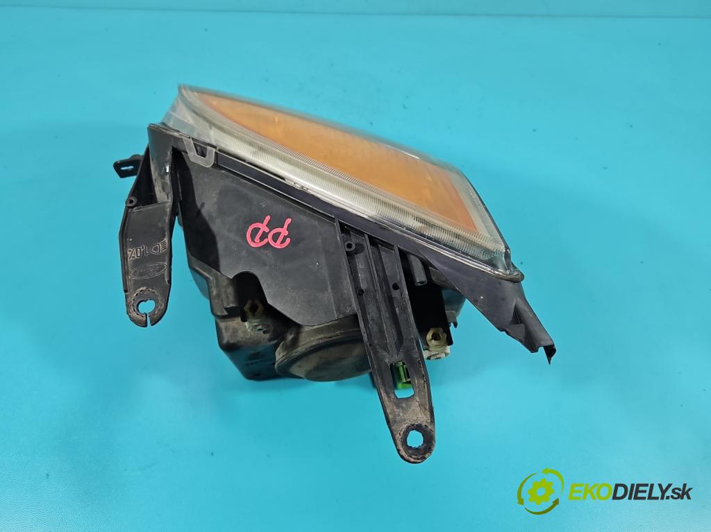 Ford Fusion 1.4 16V 80 HP manual 59 kW 1388 cm3 5- Reflektor: pravý  (Svetlo predné pravé)