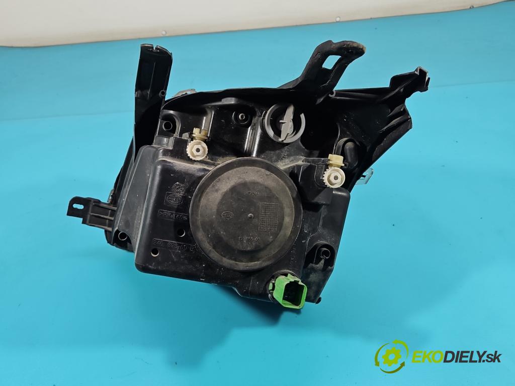 Ford Fusion 1.4 16V 80 HP manual 59 kW 1388 cm3 5- Reflektor: pravý  (Svetlo predné pravé)