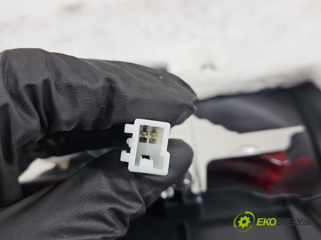 Hyundai Elantra V 2010-2016 1.6 GDI 132  HP manual 97 kW 1591 cm3 4- zadná 85610-3X040 (Pláto zadné)