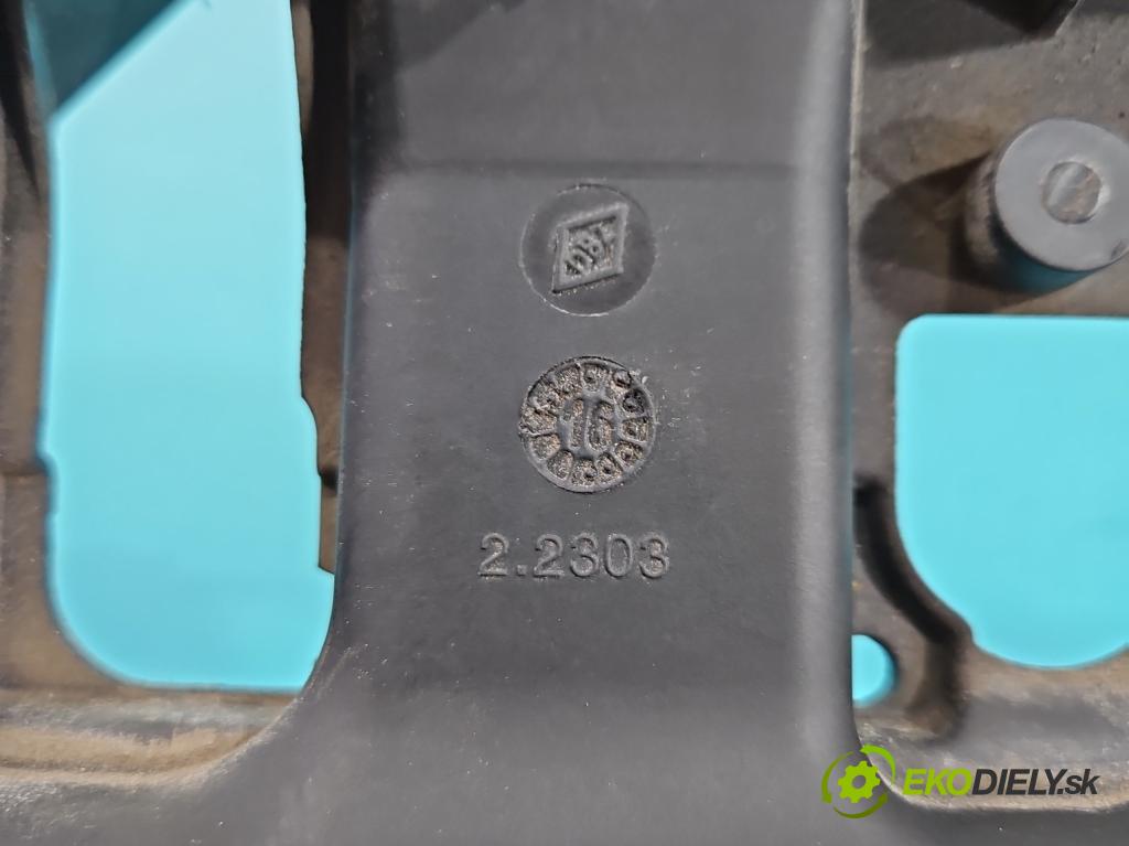 Nissan Juke I 2010-2019 1.2 T 116 HP manual 85 kW 1197 cm3 5- zvod nasávací 140030983R (Sacie potrubie)