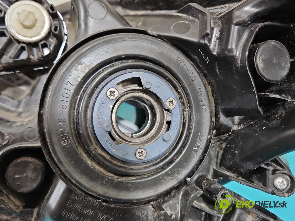 Toyota Corolla E21 2019- 1.8 16V 98 HP automatic 72 kW 1798 cm3 4- Reflektor: pravý  (Svetlo predné pravé)