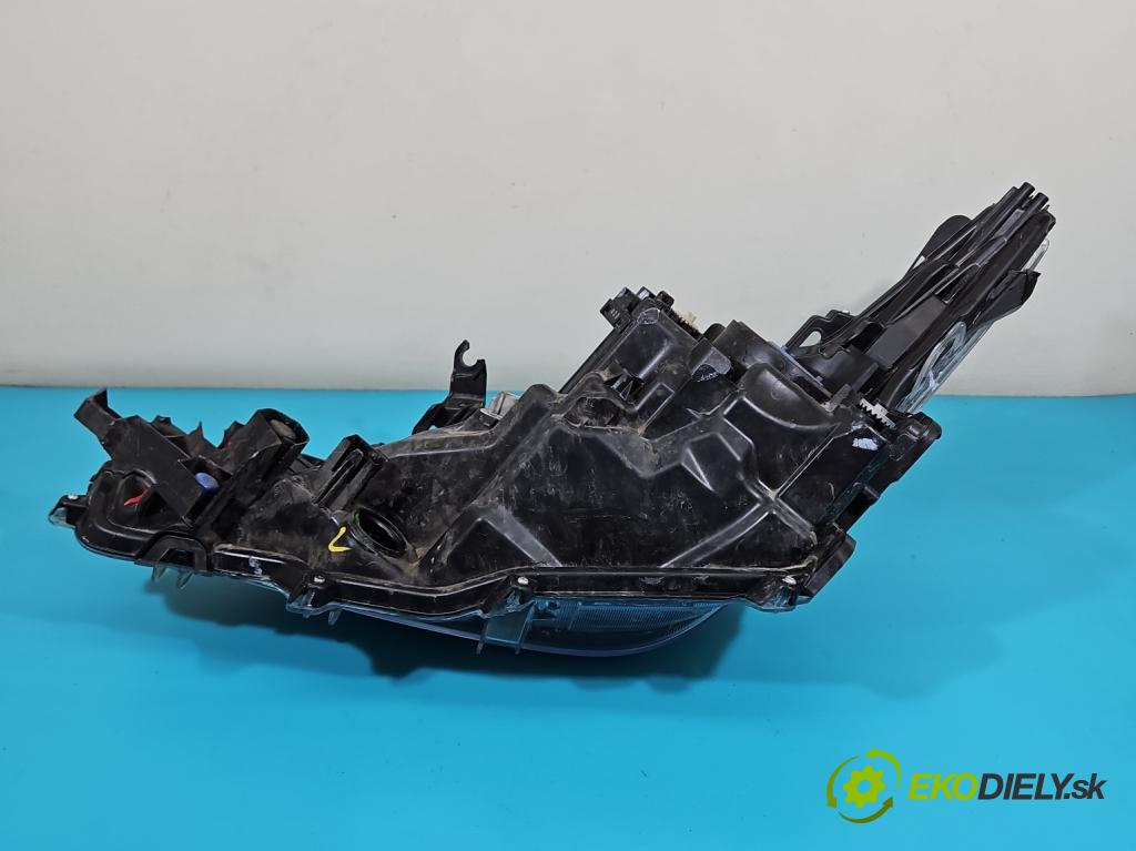 Toyota Corolla E21 2019- 1.8 16V 98 HP automatic 72 kW 1798 cm3 4- Reflektor: pravý  (Svetlo predné pravé)