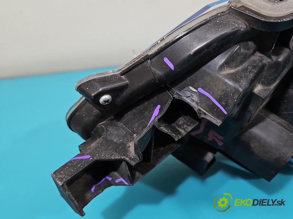 Toyota Corolla E21 2019- 1.8 16V 98 HP automatic 72 kW 1798 cm3 4- Reflektor: pravý  (Svetlo predné pravé)