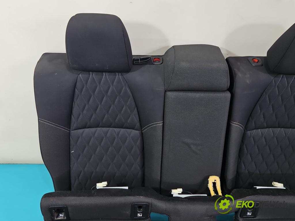 Toyota Corolla E21 2019- 1.8 16V 98 hp automatic 72 kW 1798 cm3 4- Pohovka: zadní  (Sedačky, sedadla)