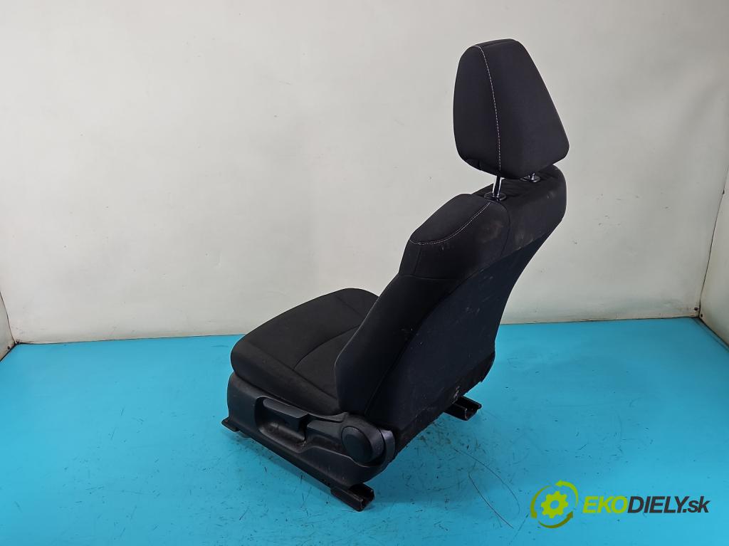 Toyota Corolla E21 2019- 1.8 16V 98 HP automatic 72 kW 1798 cm3 4- Sedačka ľavý  (Sedadlo)
