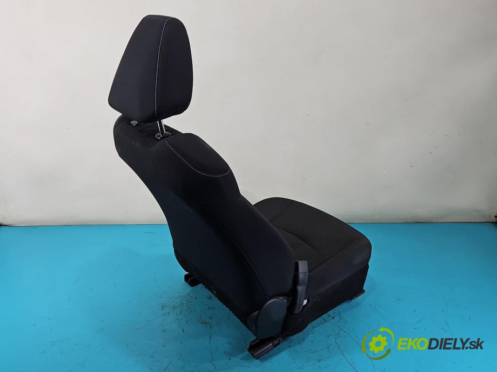 Toyota Corolla E21 2019- 1.8 16V 98 HP automatic 72 kW 1798 cm3 4- Sedačka ľavý  (Sedadlo)