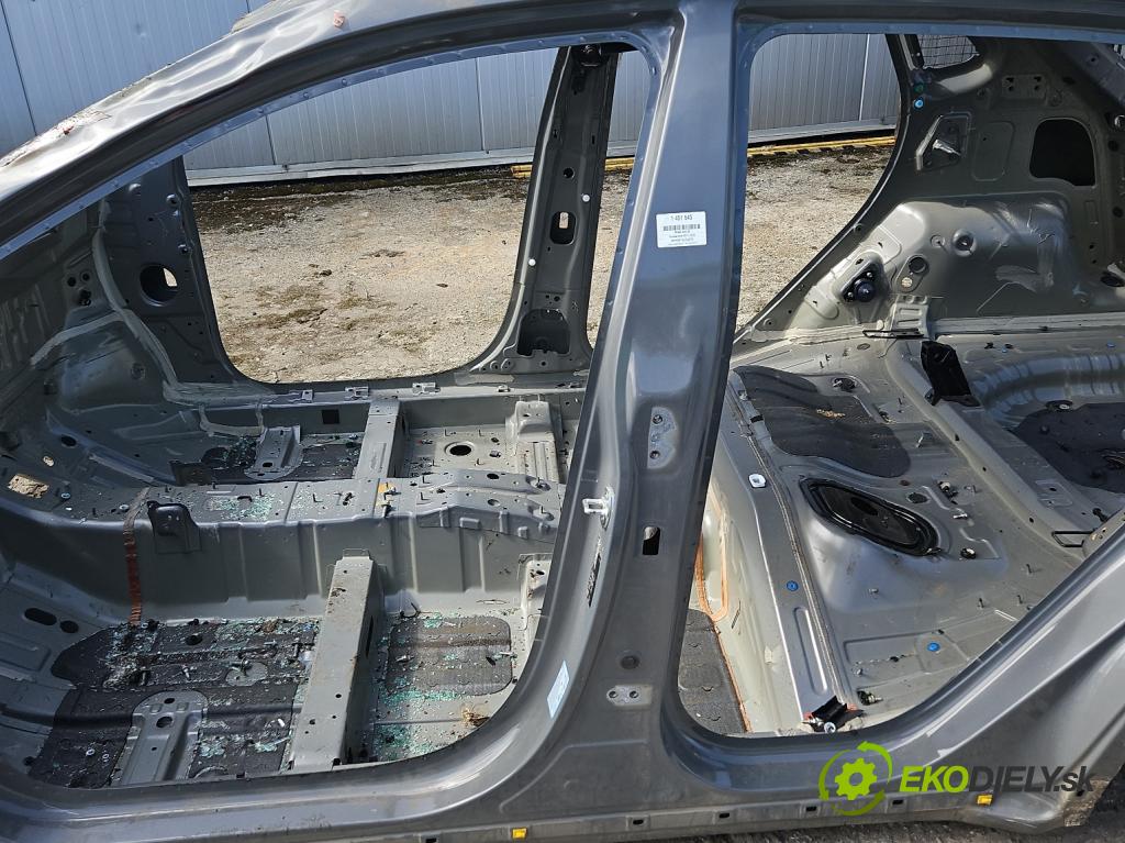 Hyundai Kona I 2017-2023 1.0 120 hp manual 88,3 kW 998 cm3 5- práh levý  (Ostatní)