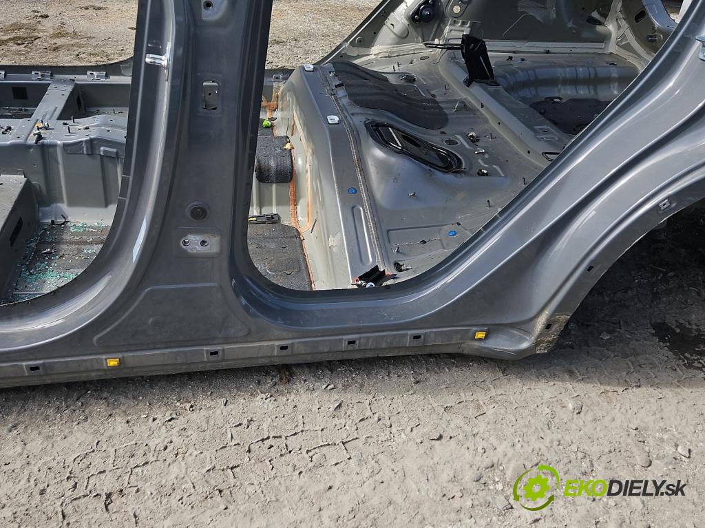 Hyundai Kona I 2017-2023 1.0 120 hp manual 88,3 kW 998 cm3 5- práh levý  (Ostatní)