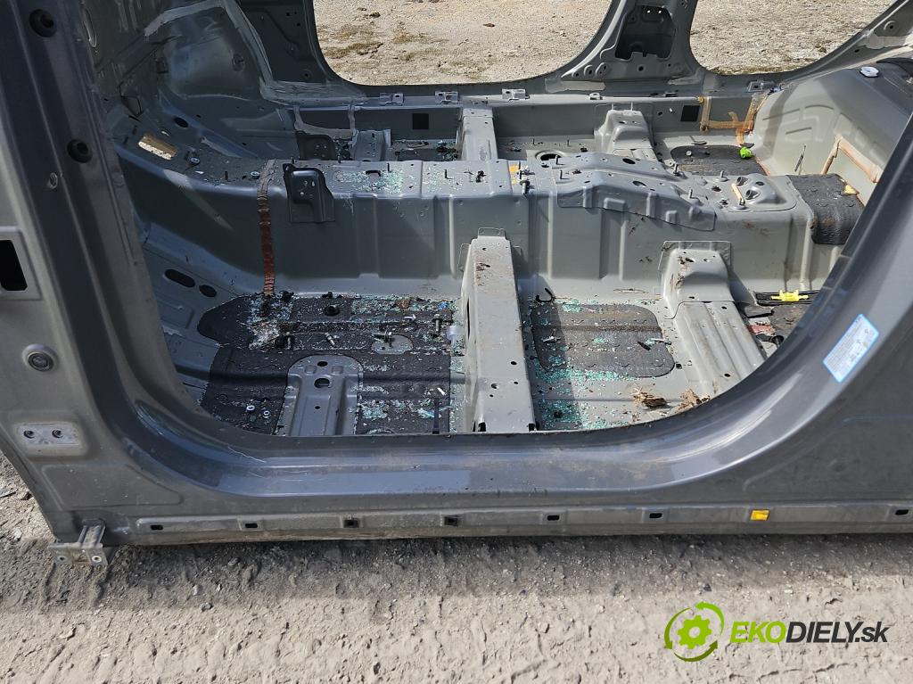 Hyundai Kona I 2017-2023 1.0 120 hp manual 88,3 kW 998 cm3 5- práh levý  (Ostatní)