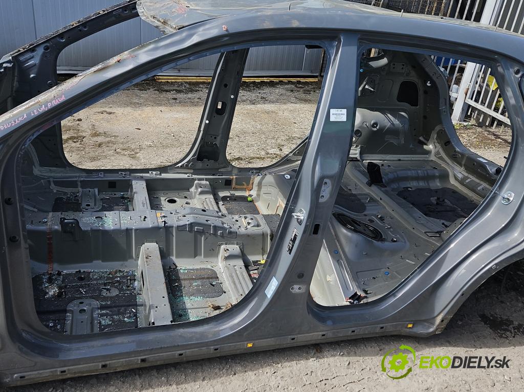 Hyundai Kona I 2017-2023 1.0 120 hp manual 88,3 kW 998 cm3 5- práh levý  (Ostatní)