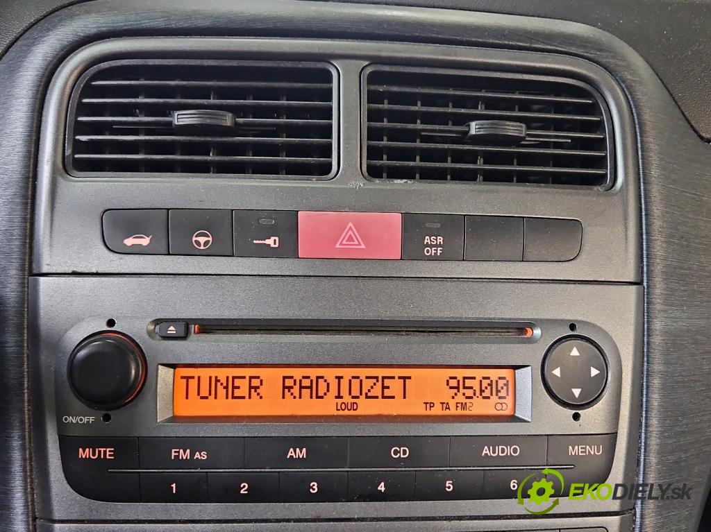 Fiat Punto Grande 1.9 jtd 131 HP manual 96 kW 1910 cm3 3- Radio originál 559920330