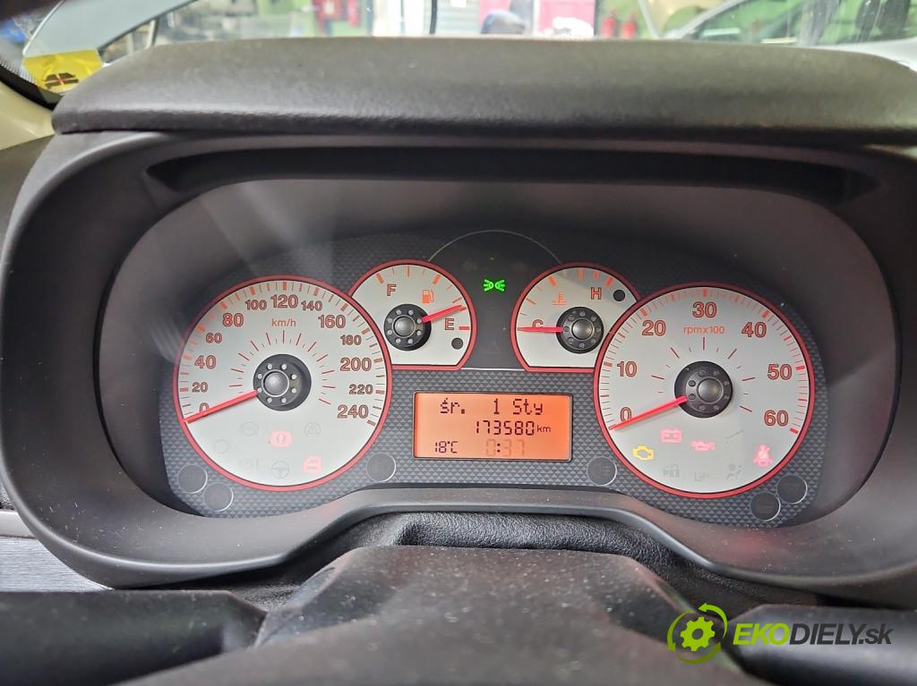 Fiat Punto Grande 1.9 jtd 131 HP manual 96 kW 1910 cm3 3- prístrojovka/ budíky 51718562 (Prístrojová doska)