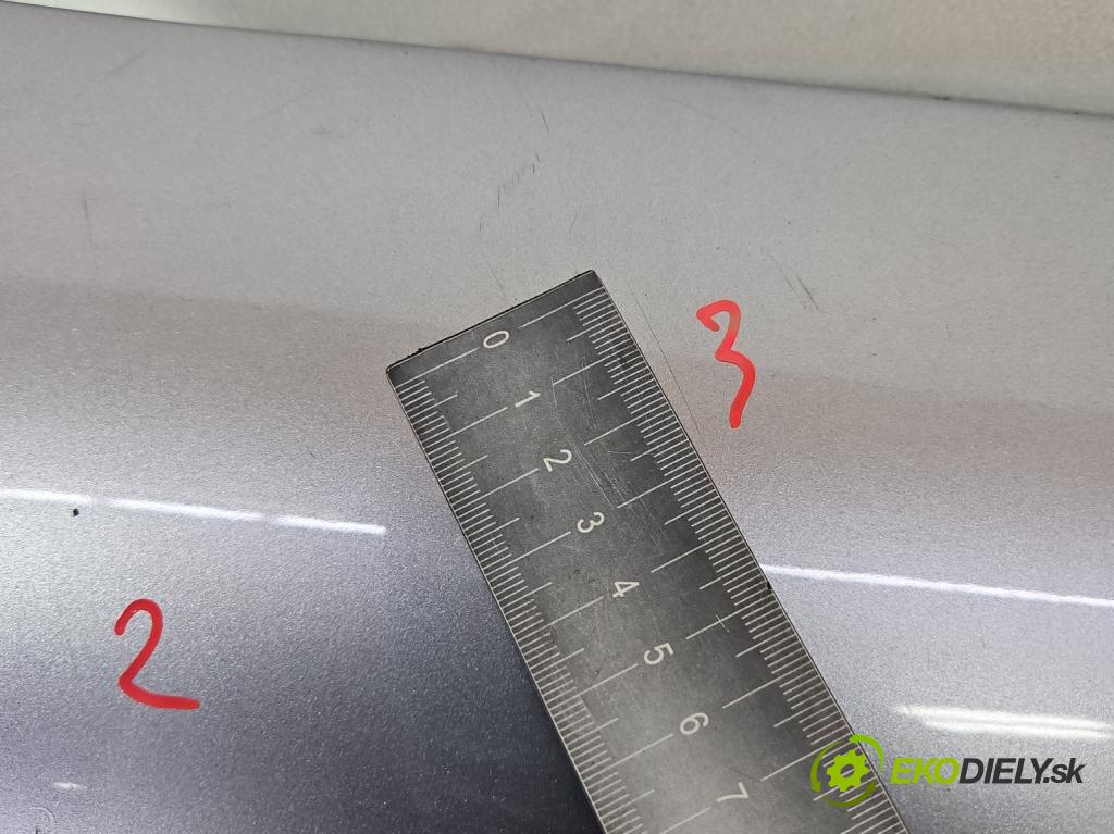 Audi A4 B6 2000-2004 2.0 FSI 150 hp manual 110 kW 1984 cm3 4- blatnik přední pravý  (Ostatné)
