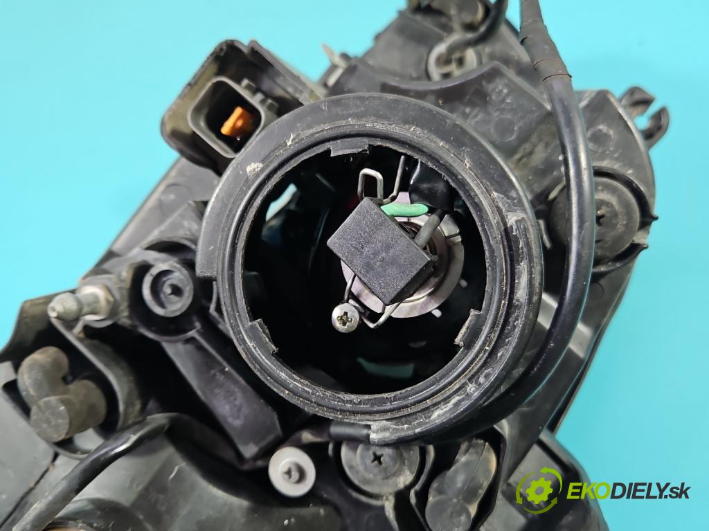 Kia Magentis I 2000-2005 2.0 16V 136 HP manual 100 kW 1997 cm3 4- Reflektor: pravý  (Svetlo predné pravé)