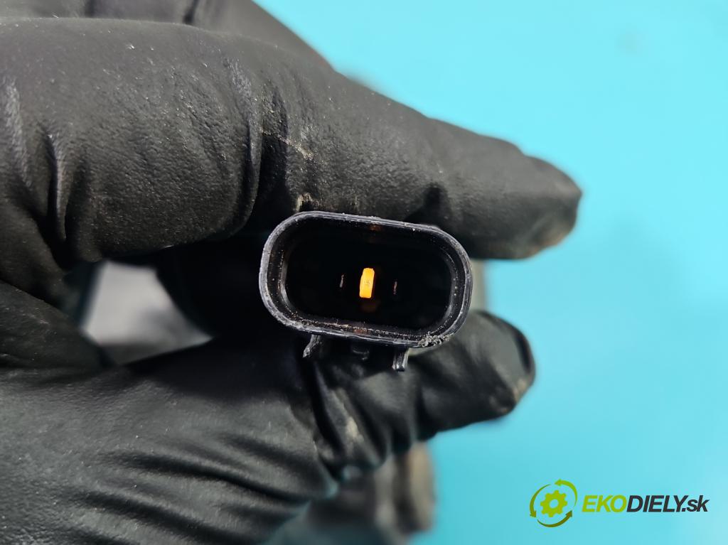 Kia Magentis I 2000-2005 2.0 16V 136 HP manual 100 kW 1997 cm3 4- Reflektor: pravý  (Svetlo predné pravé)