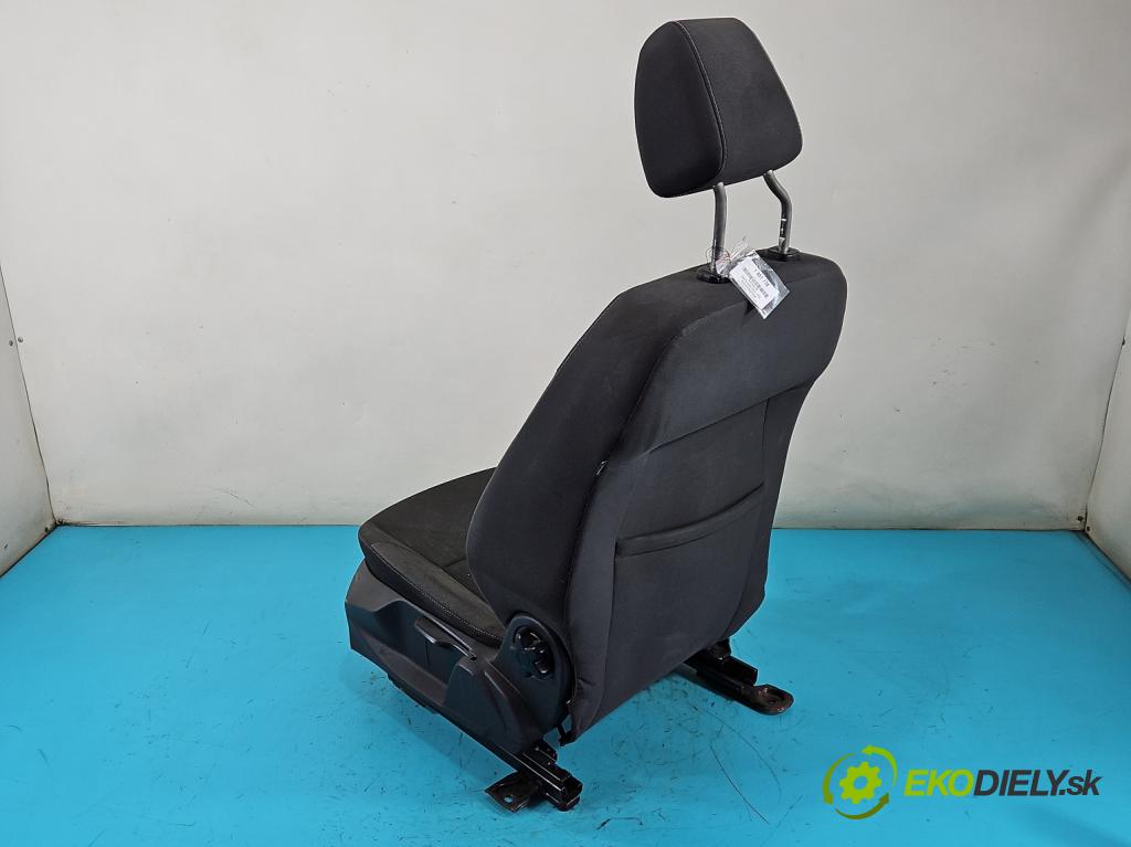 Ford Focus Mk3 2010-2018 1.6 tdci 95 HP manual 70 kW 1560 cm3 5- Sedačka ľavý  (Sedadlo)