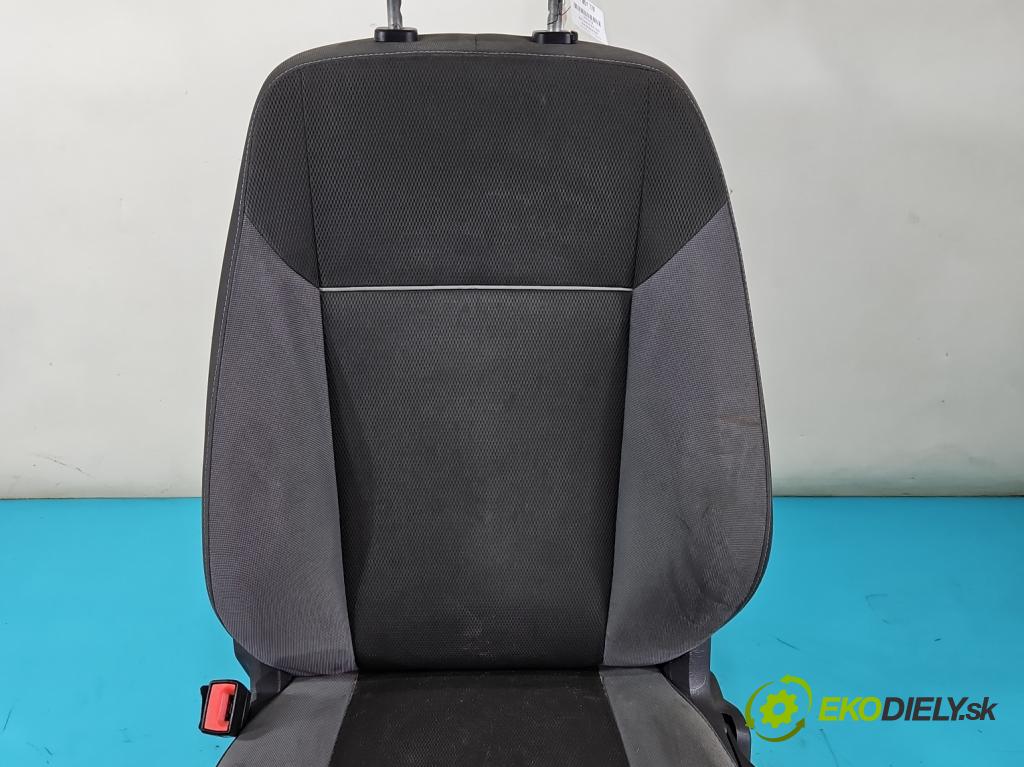 Ford Focus Mk3 2010-2018 1.6 tdci 95 HP manual 70 kW 1560 cm3 5- Sedačka ľavý  (Sedadlo)