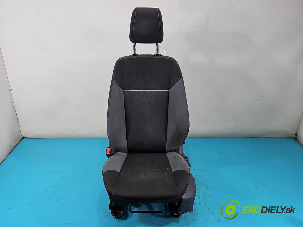 Ford Focus Mk3 2010-2018 1.6 tdci 95 HP manual 70 kW 1560 cm3 5- Sedačka ľavý  (Sedadlo)