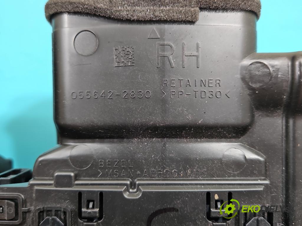 Toyota Corolla E21 2019- 1.8 16V 98 HP automatic 72 kW 1798 cm3 4- Mřížka: kúrenia stredová 55670-02830 (Mriežka kúrenia (fukár))