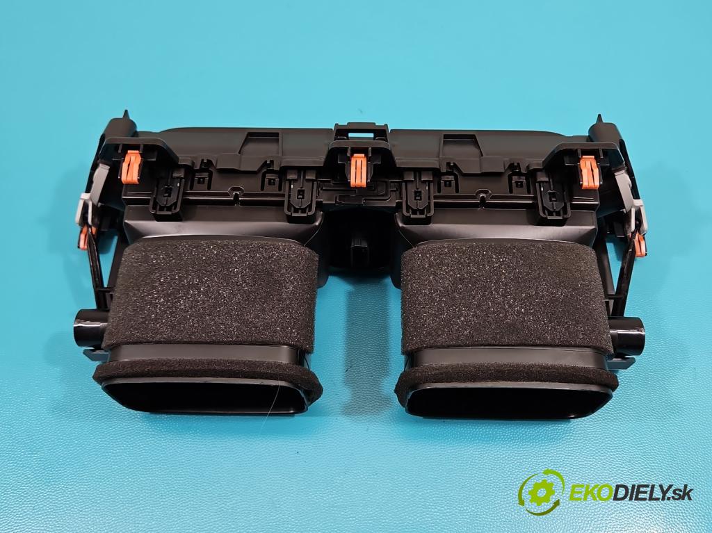 Toyota Corolla E21 2019- 1.8 16V 98 HP automatic 72 kW 1798 cm3 4- Mřížka: kúrenia stredová 55670-02830 (Mriežka kúrenia (fukár))