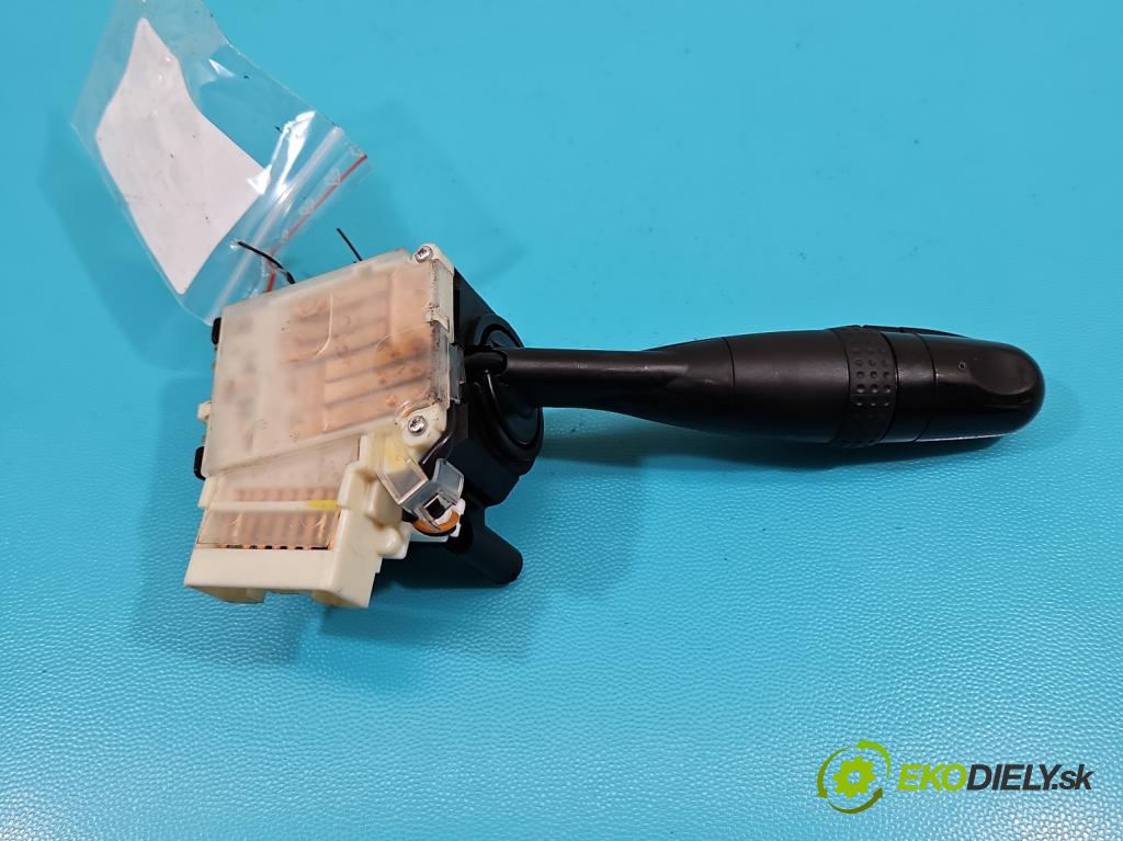 Suzuki Swift Mk6 2005-2010 1.6 16V 125 HP manual 92 kW 1586 cm3 3- prepínač smeroviek 173744 (Prepínacie páčky pod volantom)