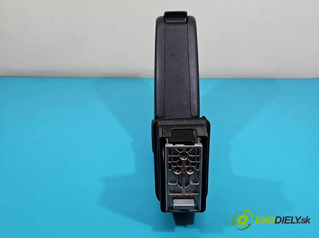 Fiat Punto Grande 1.9 jtd 131 HP manual 96 kW 1910 cm3 3- operadlo  (Lakťová opierka)