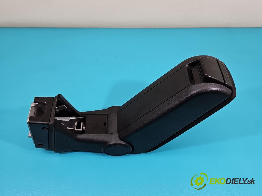 Fiat Punto Grande 1.9 jtd 131 HP manual 96 kW 1910 cm3 3- operadlo  (Lakťová opierka)