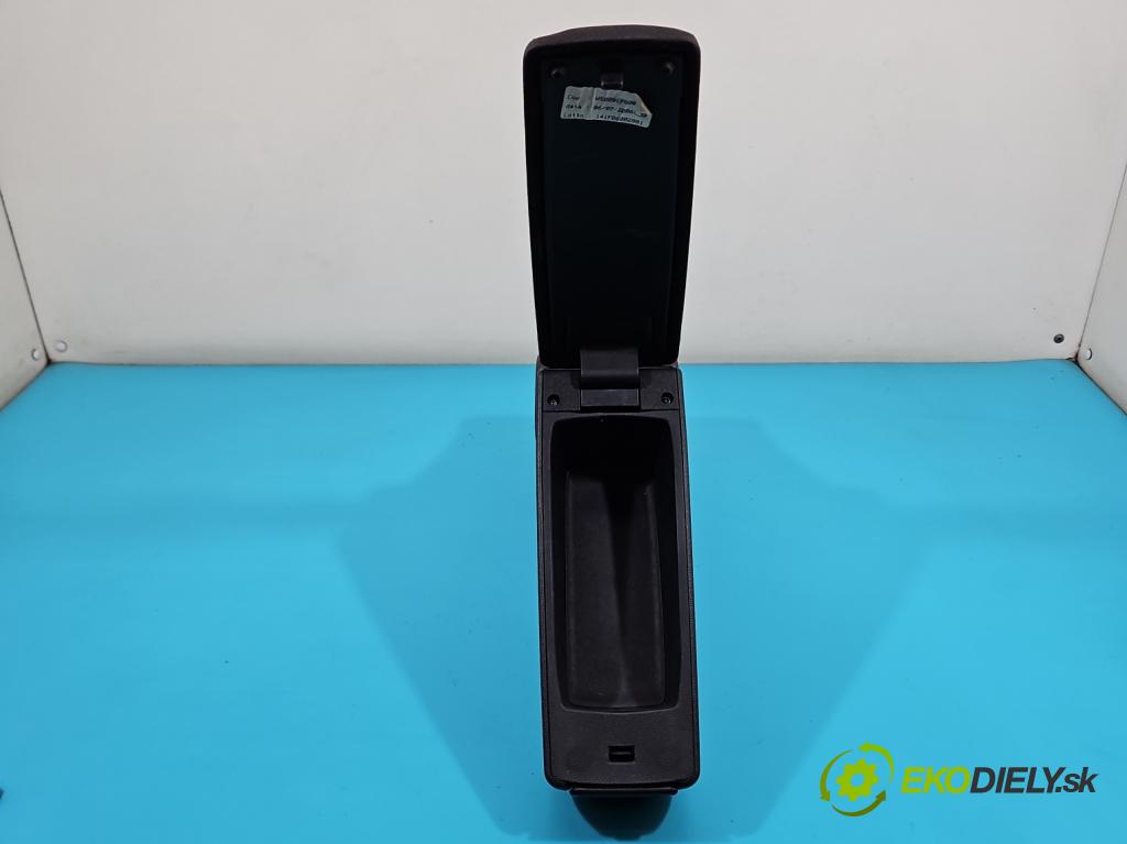 Fiat Punto Grande 1.9 jtd 131 HP manual 96 kW 1910 cm3 3- operadlo  (Lakťová opierka)