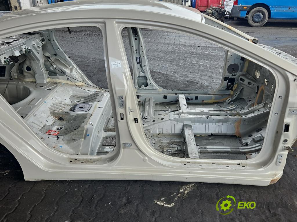 Hyundai Elantra V 2010-2016 1.6 GDI 132  HP manual 97 kW 1591 cm3 4- Práh: pravý  (Karoséria ostatné)