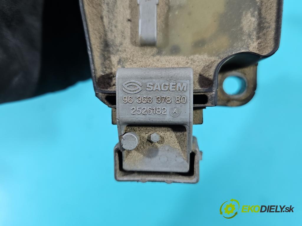 Peugeot 206 1.6 16V 109 HP automatic 80 kW 1587 cm3 5- cievka zapaľovacia 9636337880 (Zapaľovacia cievka)