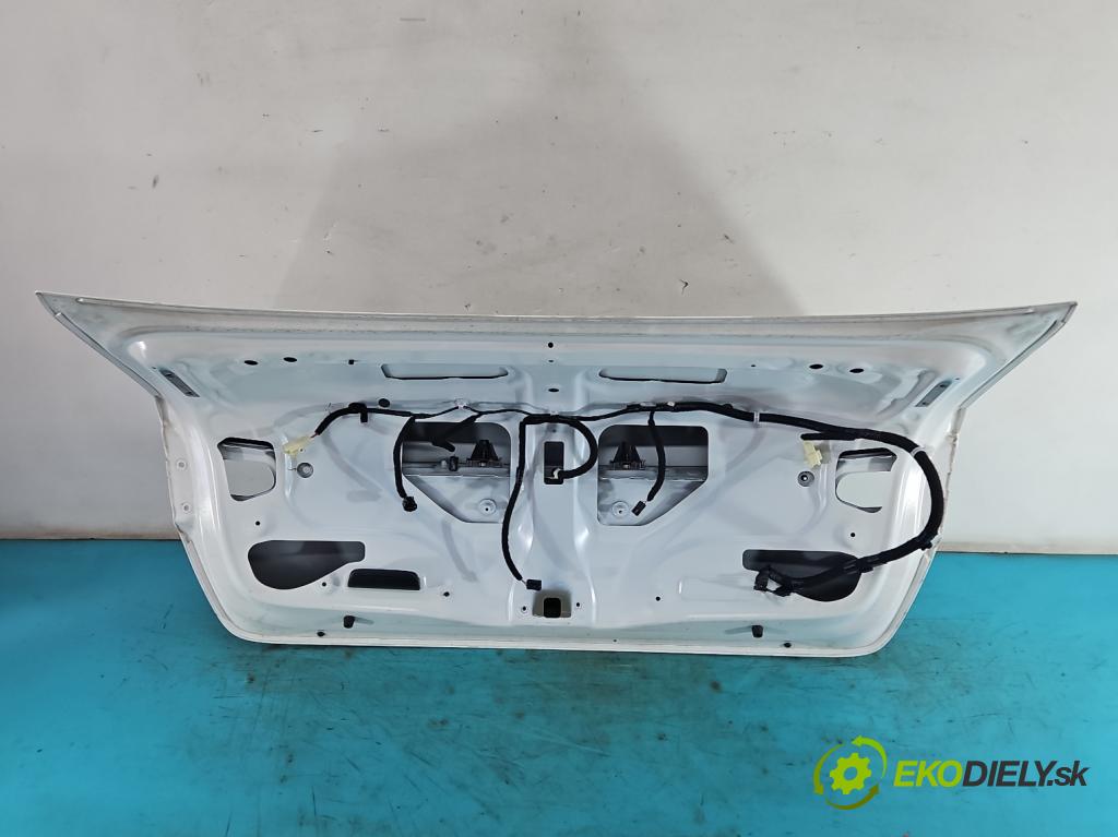 Toyota Corolla E21 2019- 1.8 16V 98 HP automatic 72 kW 1798 cm3 4- zadna kufor  (Kapota zadná (kufor))